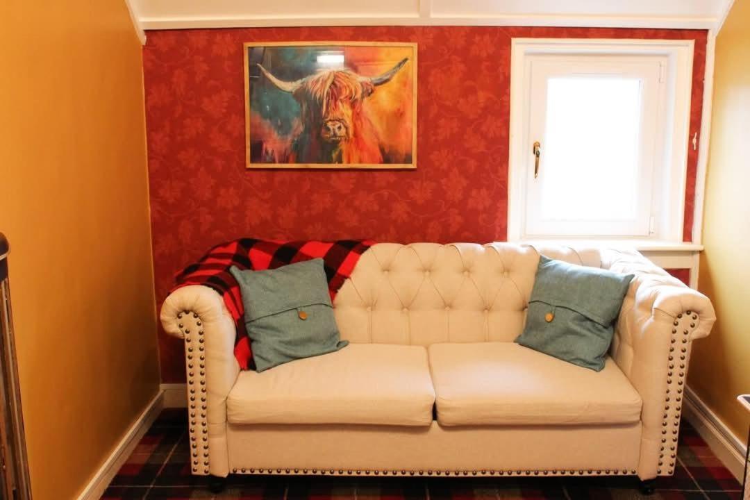 Argyle Guest House Томинтул Екстериор снимка